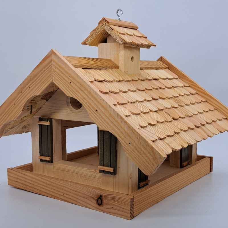 Vogelhaus aus Lärchenholz mit Stand