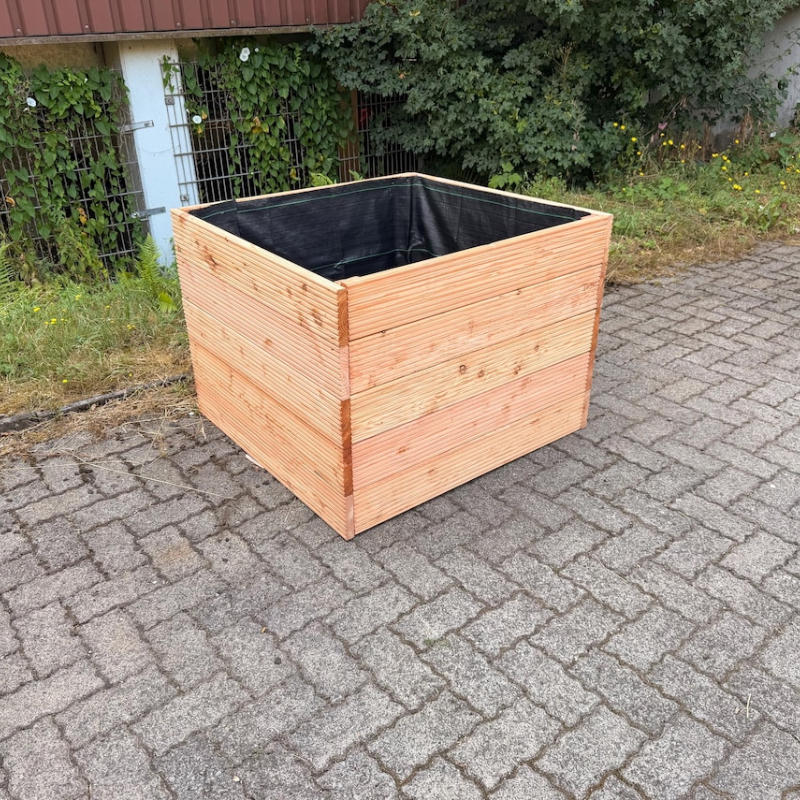 Hochbeet aus Massivholz für Garten und Terrasse