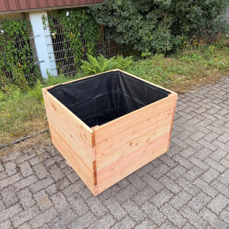 Hochbeet aus Massivholz für Garten und Terrasse